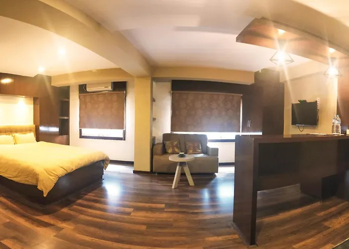 Quays Himalayan 3*